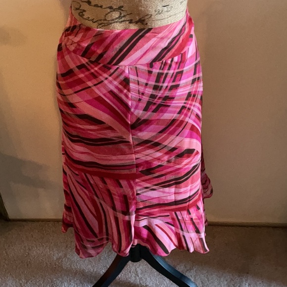 Context petite skirt - Picture 2 of 3